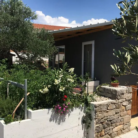 Mobile House Green Garden Apartment